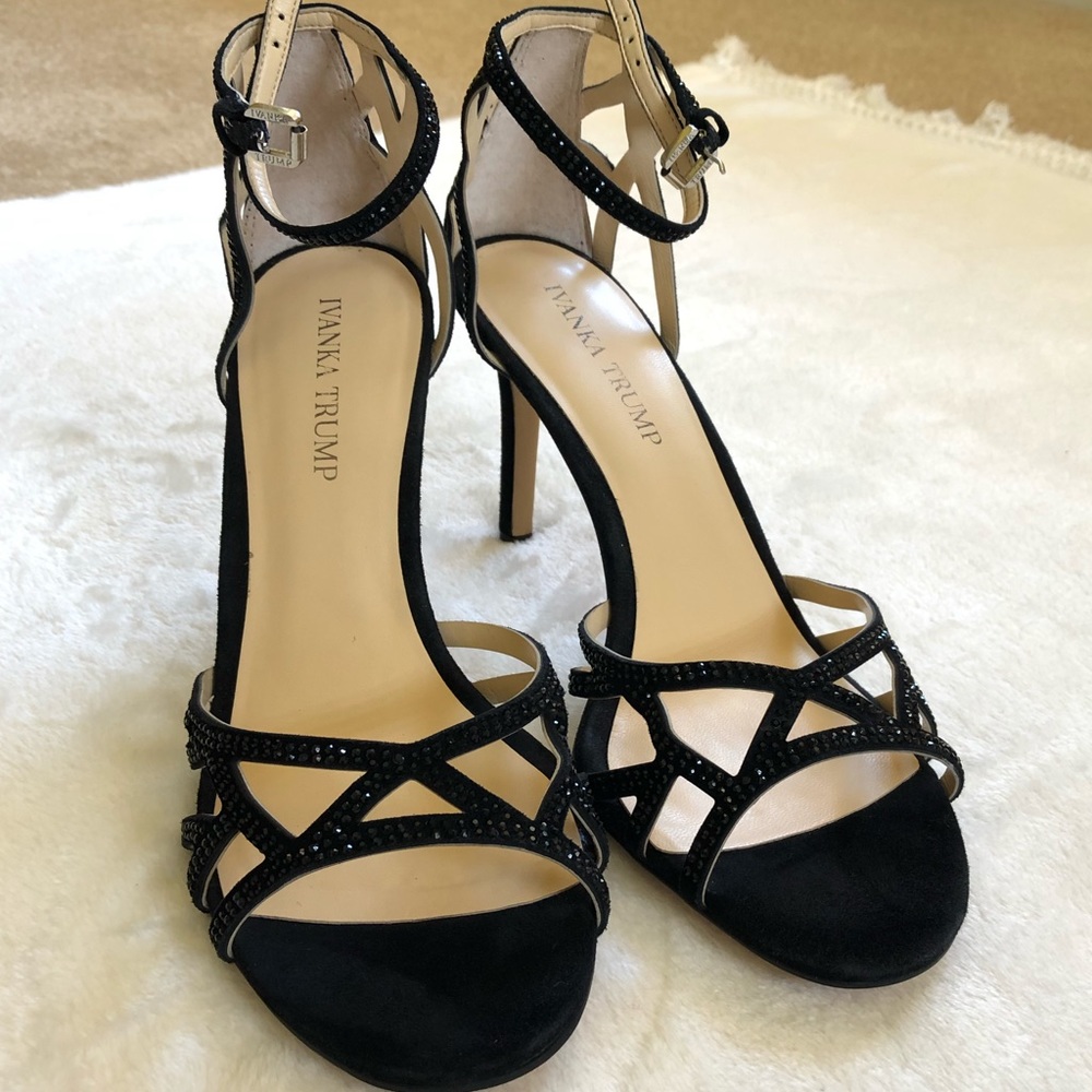 🆕 NWOT Ivanka Trump Gifford Heels Black 8.5